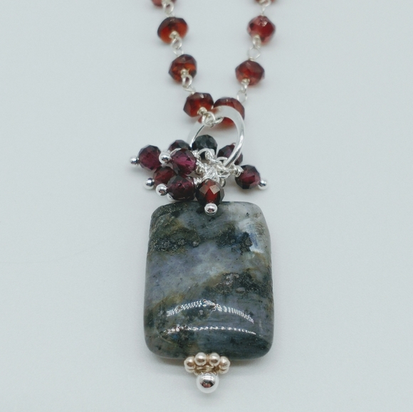 Larvikite and Garnet Pendant Necklace - Picture 3 of 5